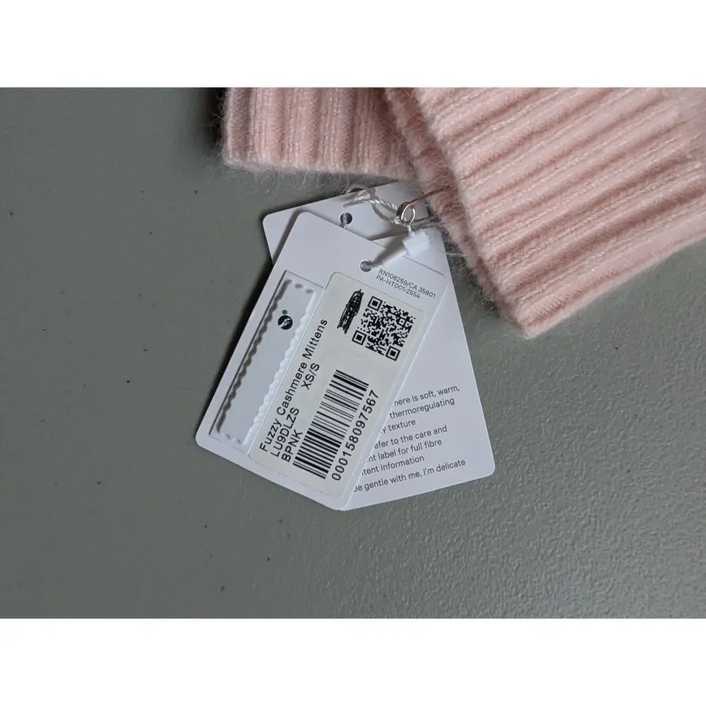 NWT Lululemon Fuzzy Cashmere Mittens Size XS/S Butter Pink